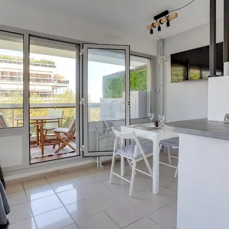 Olympe Furnished Αντίμπ