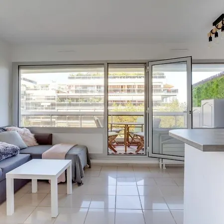 Olympe Furnished Apartman Antibes